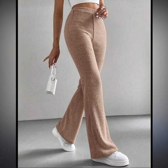 Fuzzy flare pants - Picture 1 of 4
